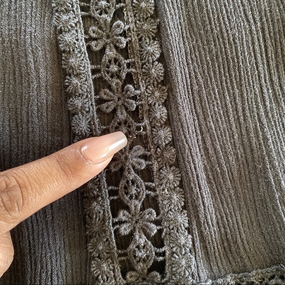 Acemi Black Sleeveless Top - Picture 9 of 10